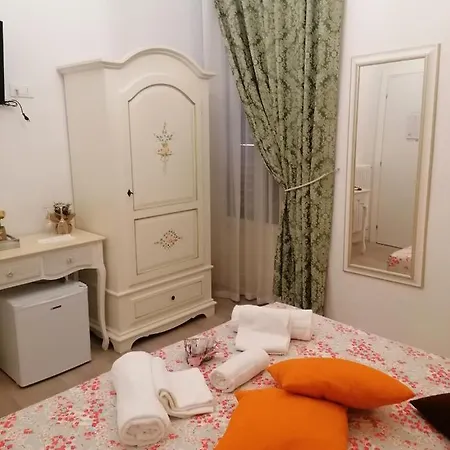 Shabby Old Town Гостевой дом Флоренция