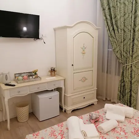 Shabby Old Town Гостевой дом Флоренция